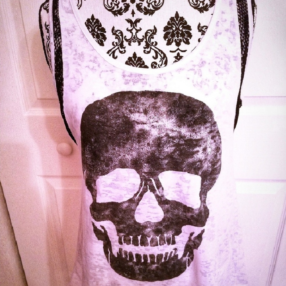 Skull tank with cute mesh inlays